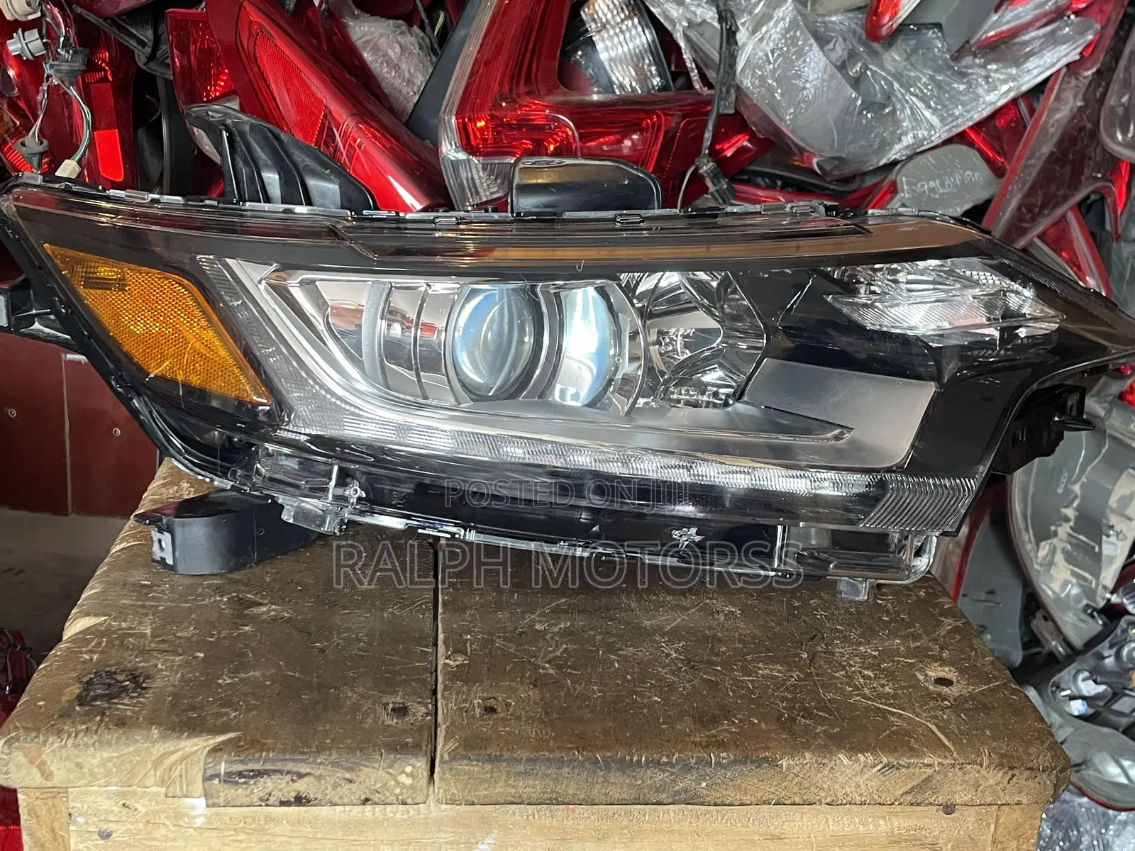Mitsubishi Outlander 2016-2018 Headlight Pair