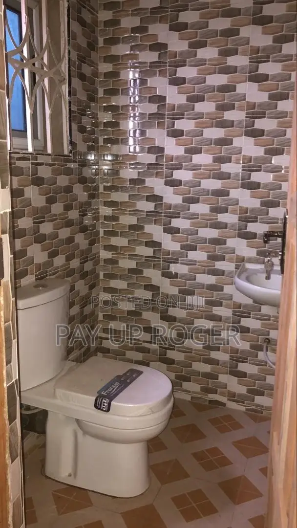 2bdrm Apartment in Pay Up Roger Homes, Olebu for rent