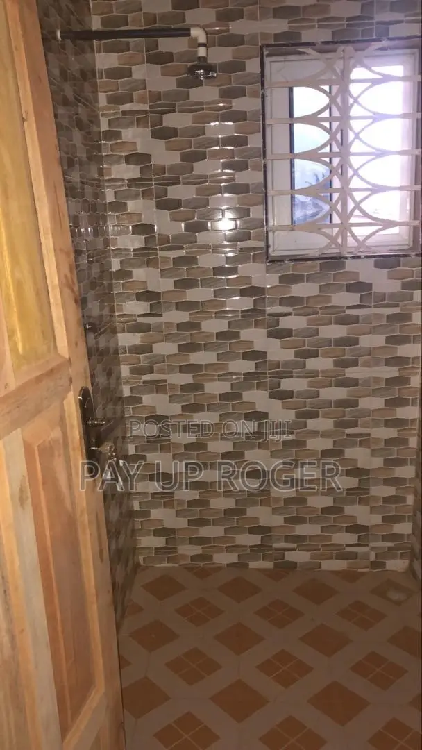 2bdrm Apartment in Pay Up Roger Homes, Olebu for rent