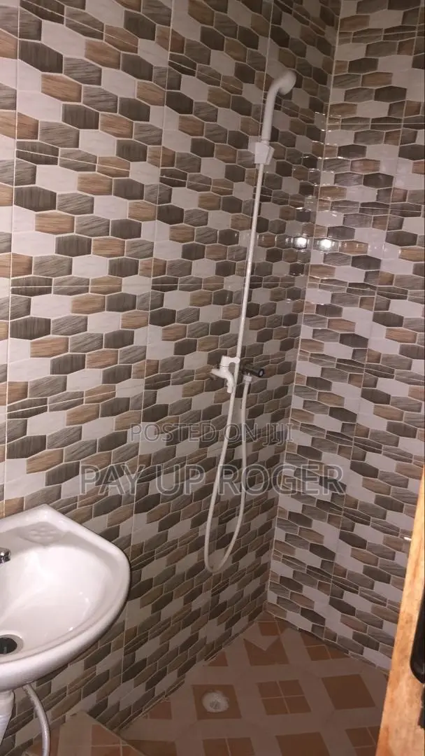 2bdrm Apartment in Pay Up Roger Homes, Olebu for rent