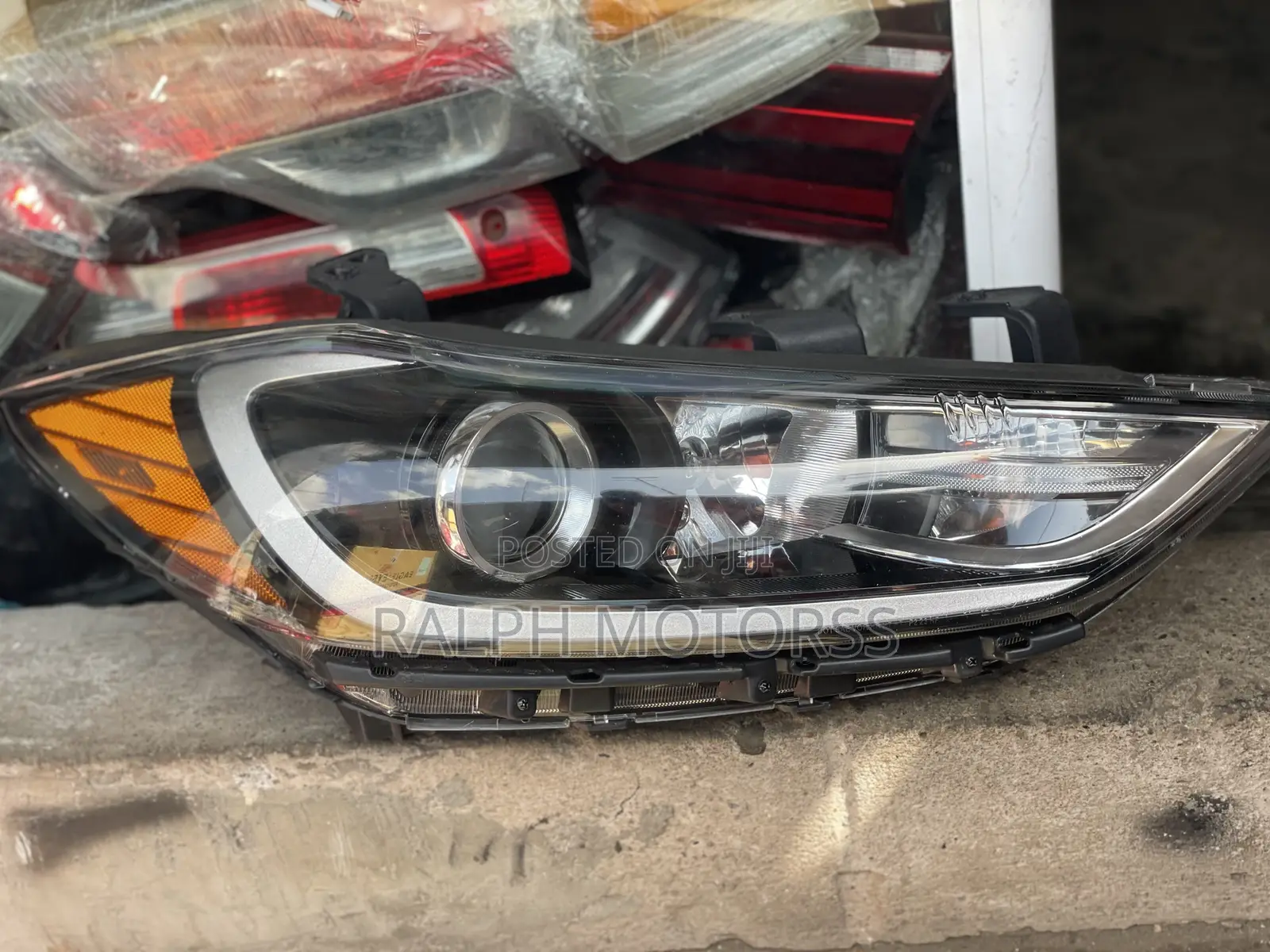 Hyundai Elantra 2016-2019 Headlight Pair