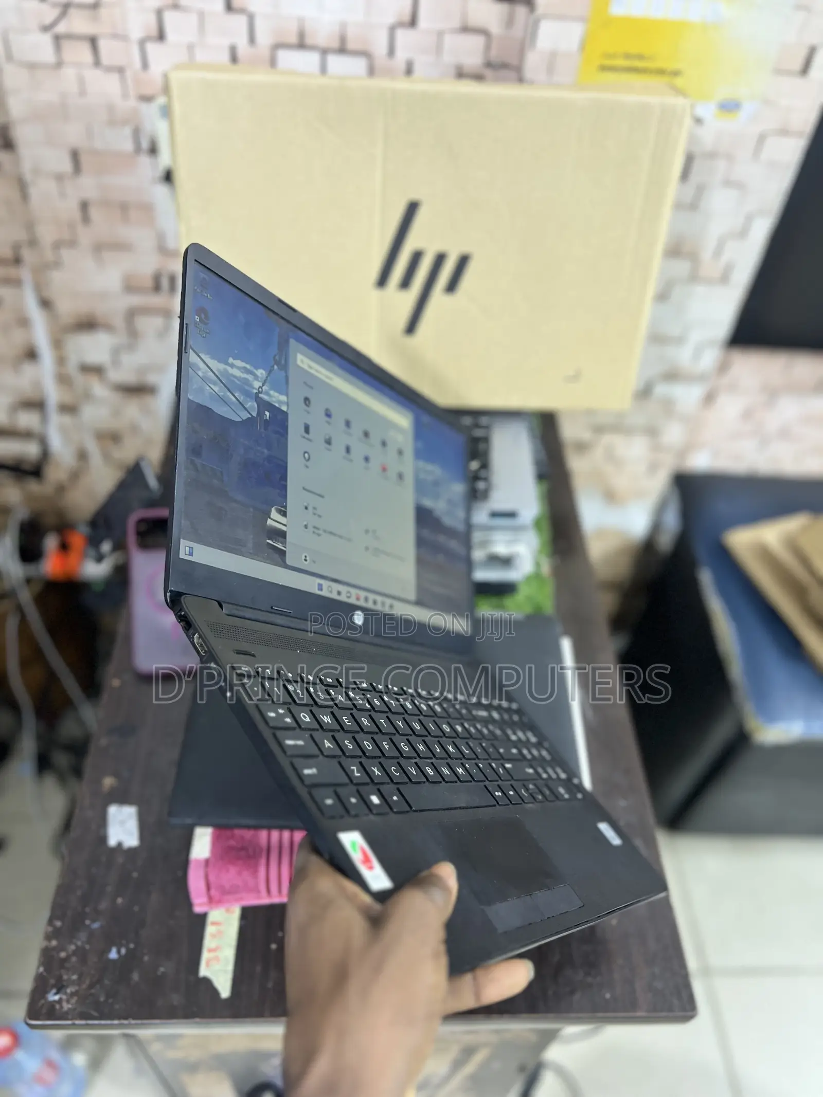 Laptop HP 15-dw1197nia 12GB Intel Core i7 HDD+SSD 1T