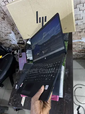 Laptop HP 15-dw1197nia 12GB Intel Core i7 HDD+SSD 1T