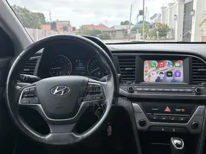 Hyundai Elantra 2017 White