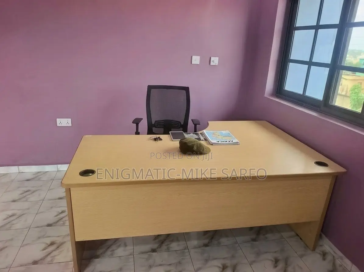 Office Furniture and Desk