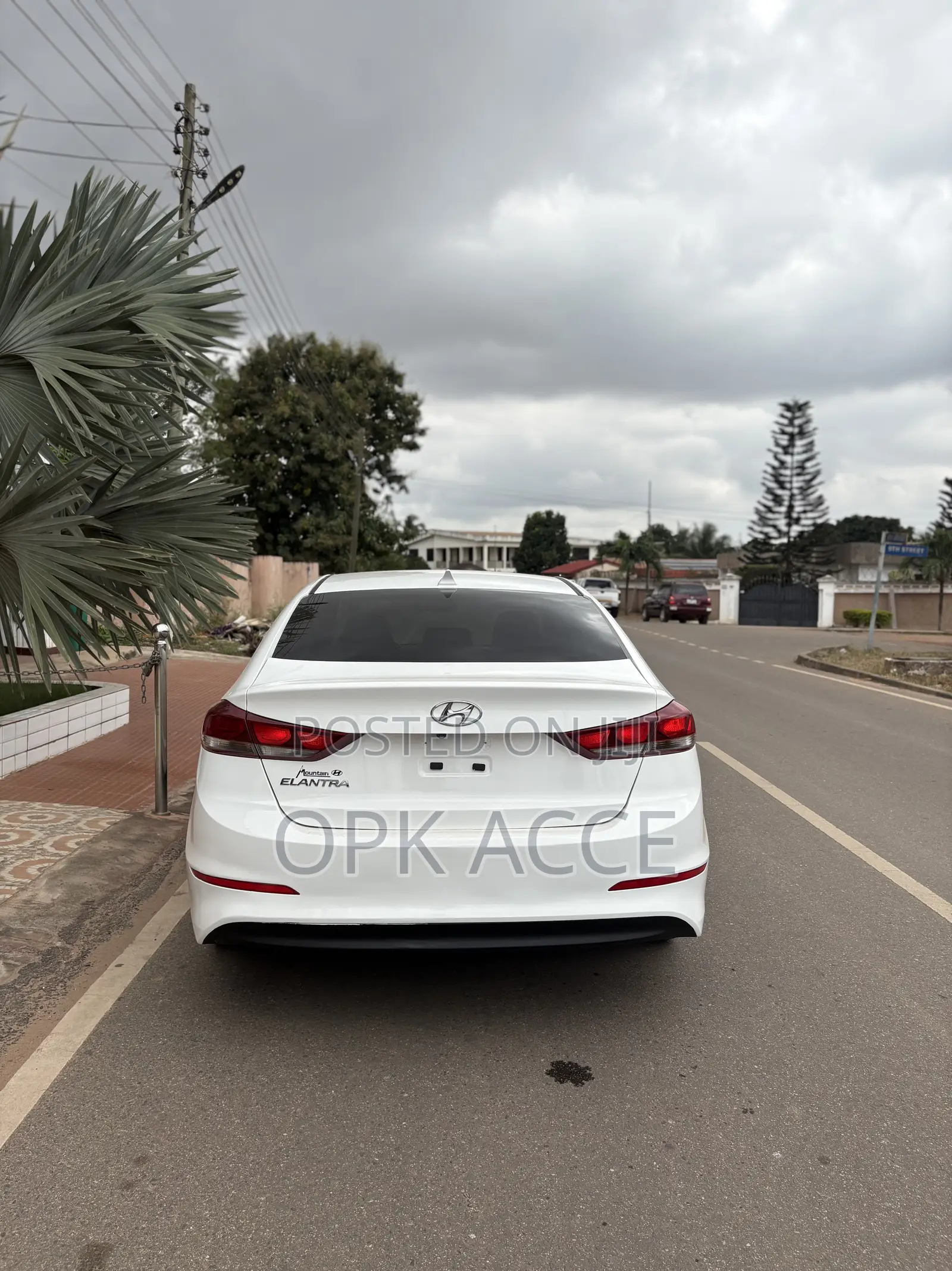 Hyundai Elantra 2017 White