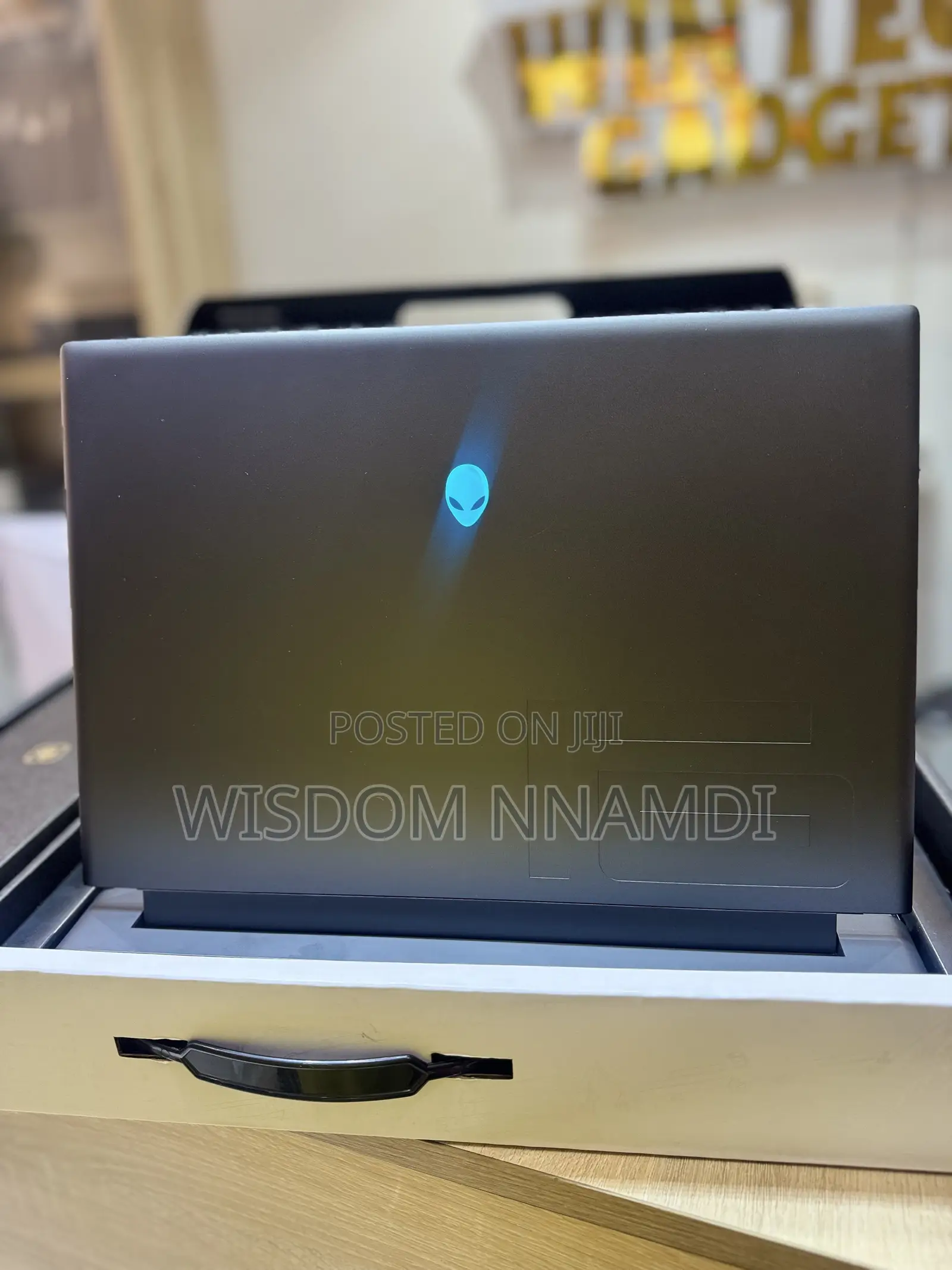 New Laptop Alienware M16 R1 32GB Intel Core i9 SSD 1T