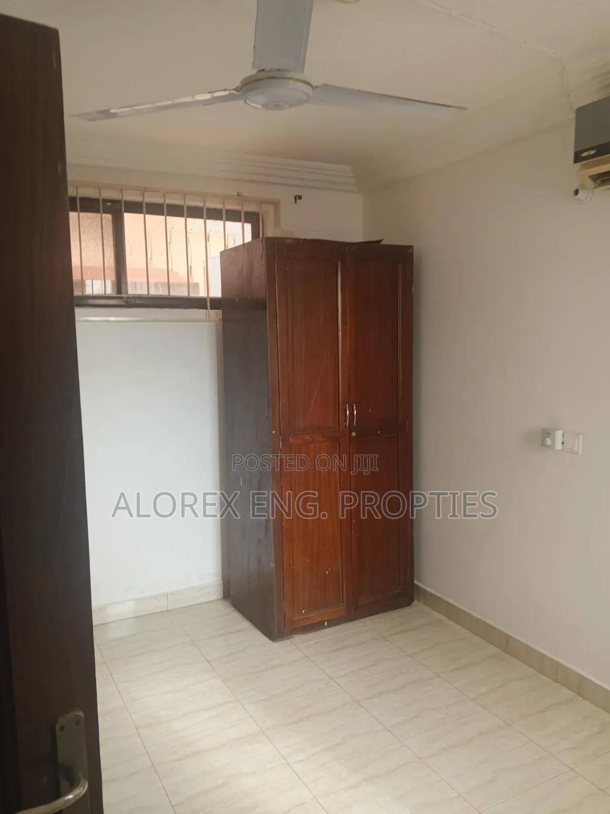 1bdrm Apartment in Foster Home, Frafraha for rent