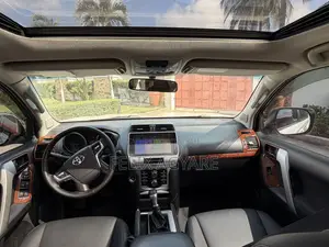 Toyota Land Cruiser Prado 2019 White