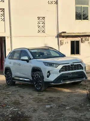 Toyota RAV4 XLE Premium FWD 2020 Pearl
