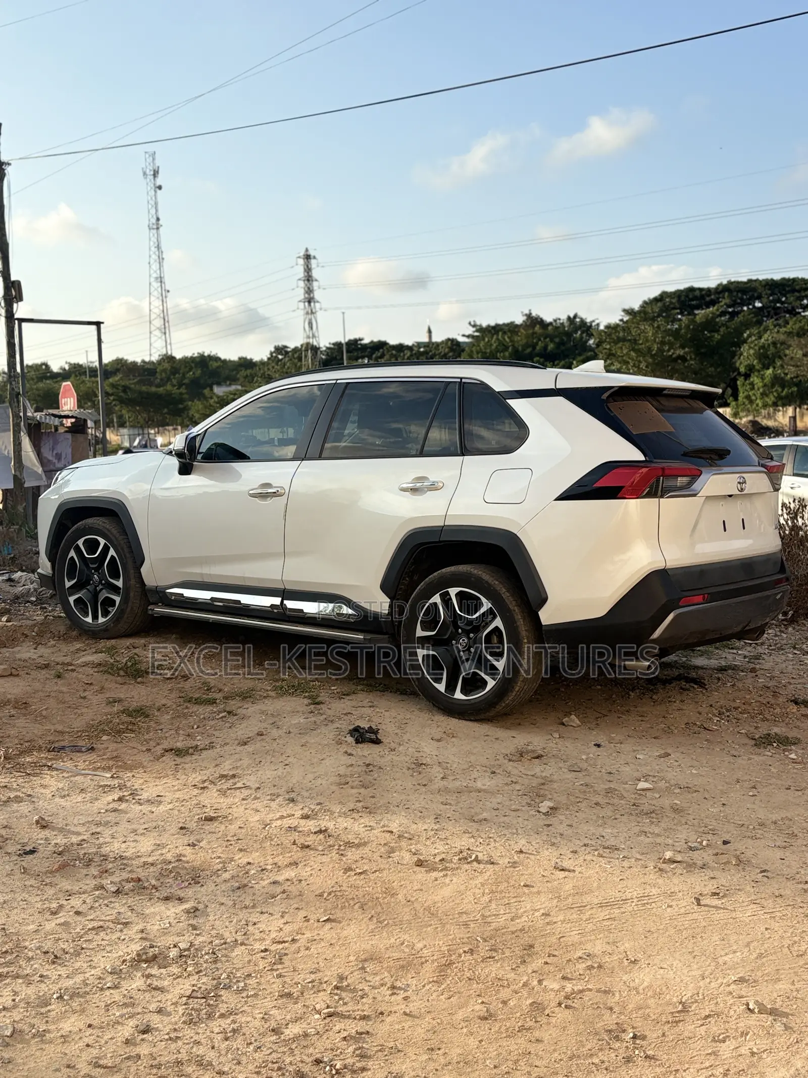Toyota RAV4 XLE Premium FWD 2020 Pearl