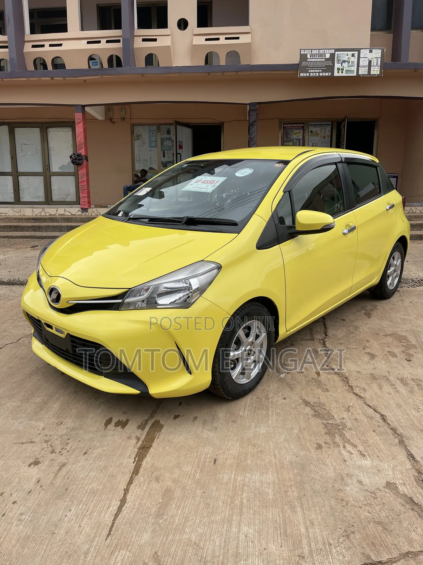 Toyota Vitz 1.3 AWD 5dr 2015 Yellow