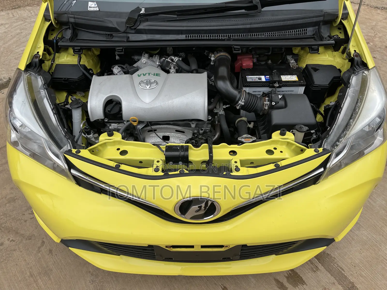 Toyota Vitz 1.3 AWD 5dr 2015 Yellow