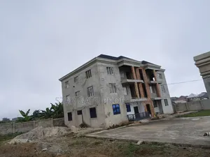 12bdrm House in Ejisu for sale