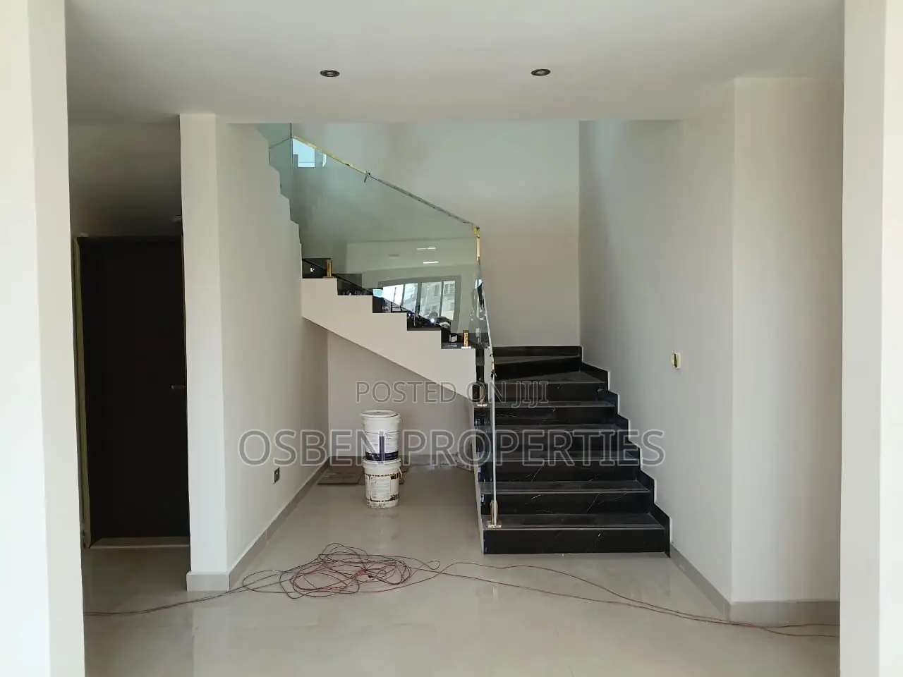Furnished 5bdrm Mansion in Osben Properties, Cantonments for sale