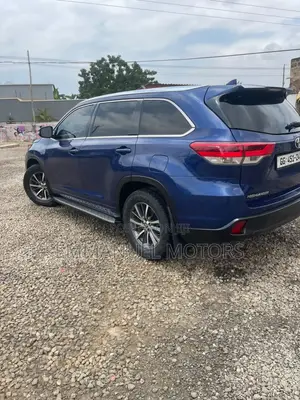 Toyota Highlander XLE 4x4 V6 (3.5L 6cyl 8A) 2018 Blue