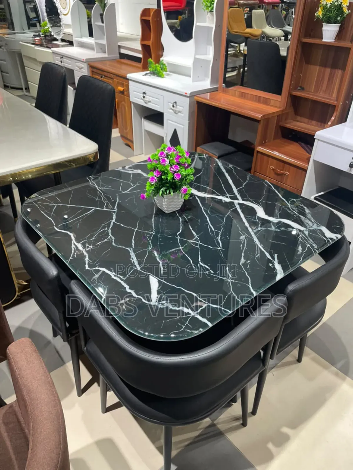 4 Seat Morden Dining Table