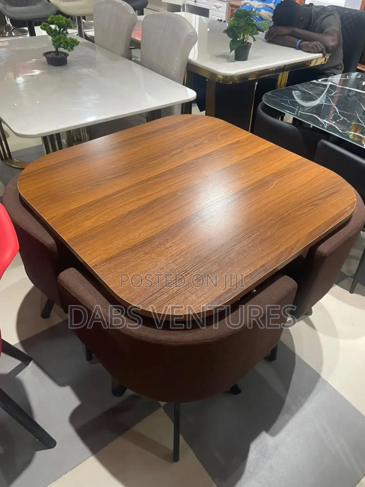 4 Seat Morden Dining Table