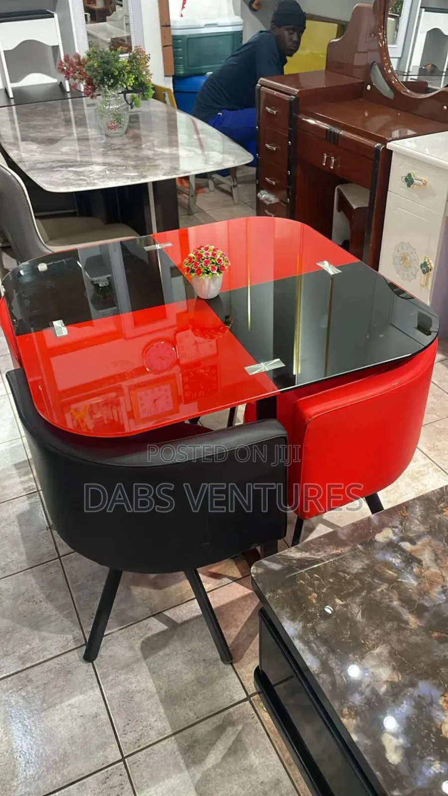4 Seat Morden Dining Table