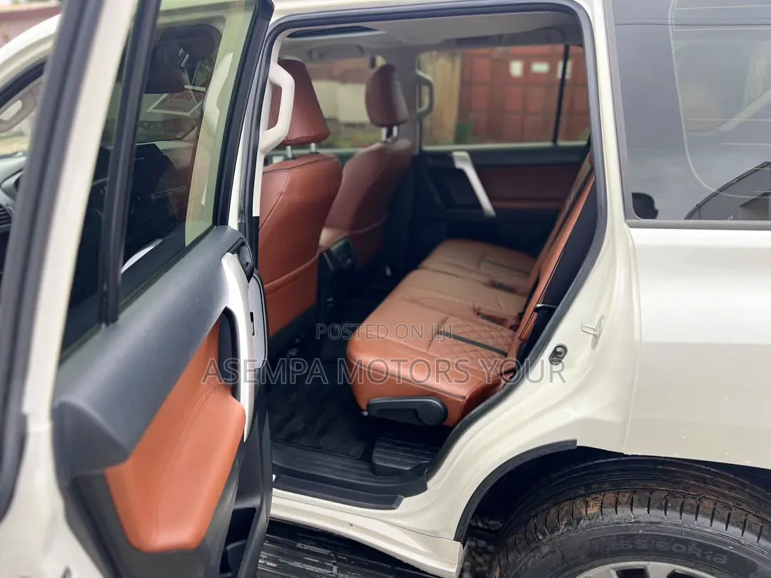Toyota Land Cruiser Prado 2018 White