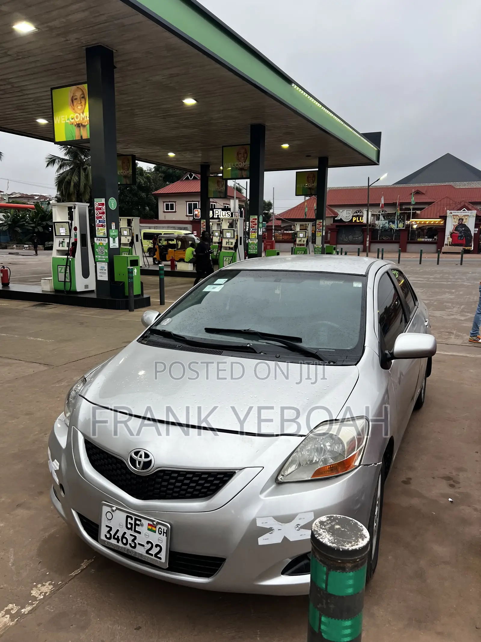 Toyota Yaris 2012 Silver
