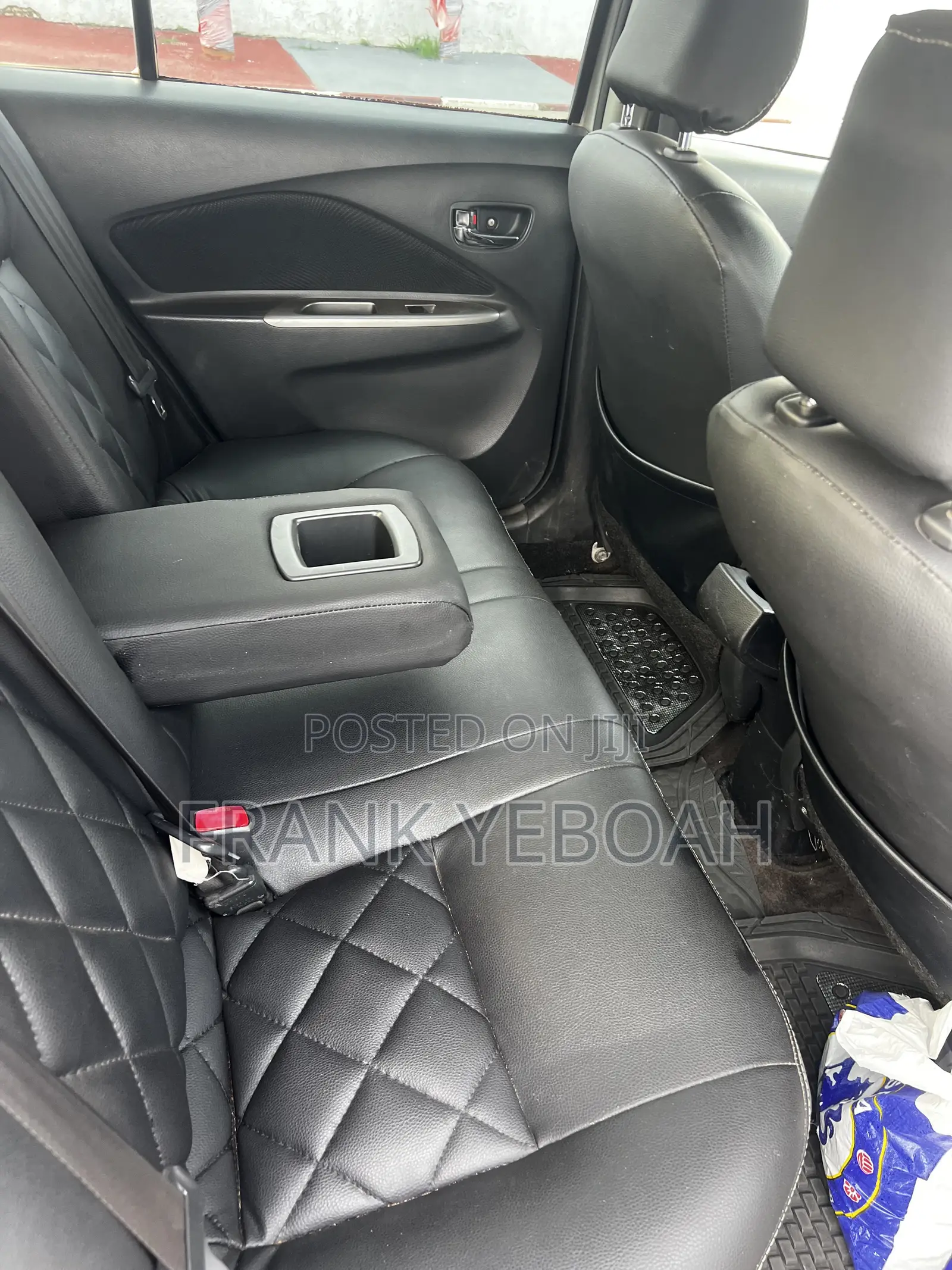 Toyota Yaris 2012 Silver