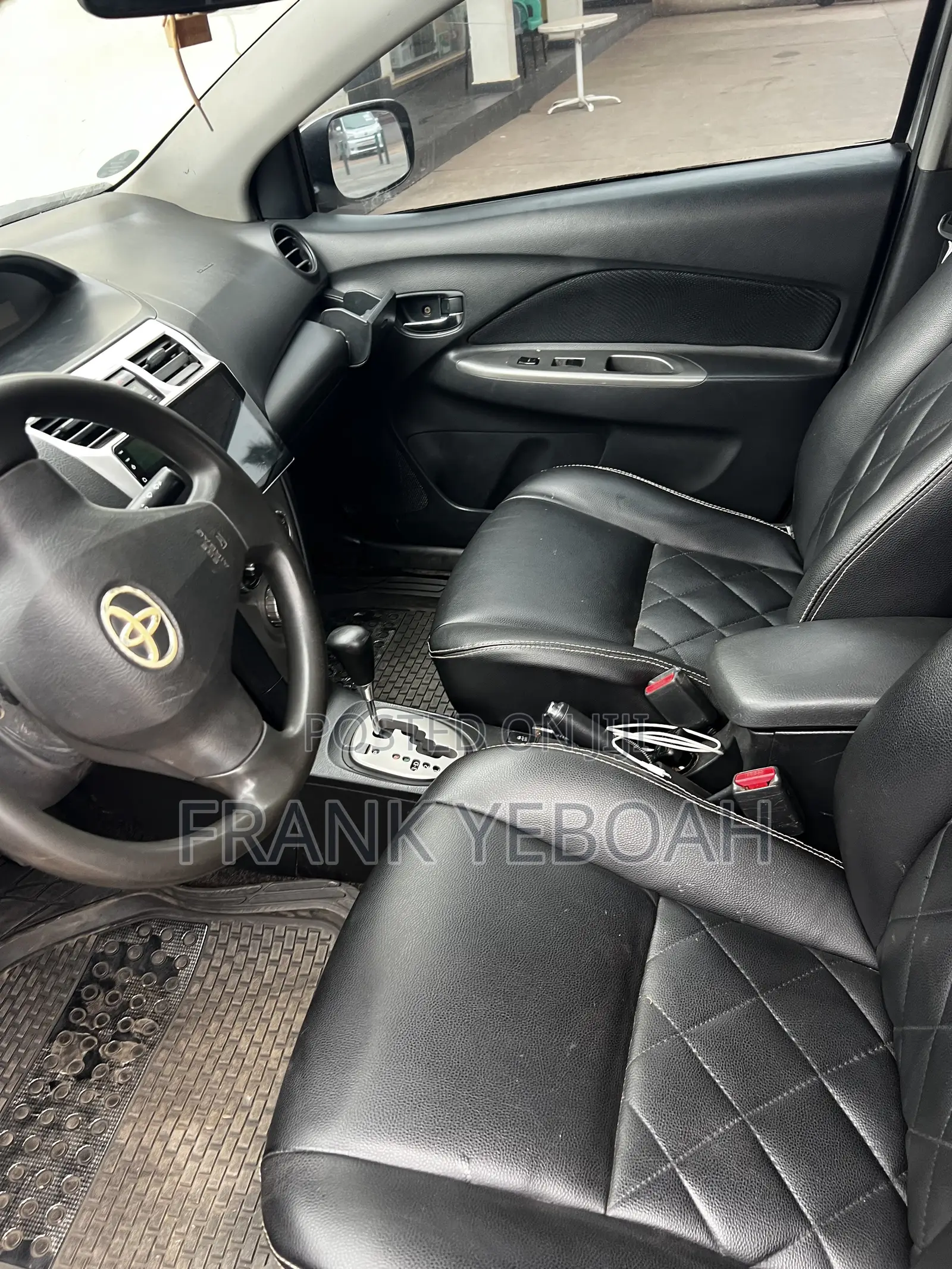Toyota Yaris 2012 Silver