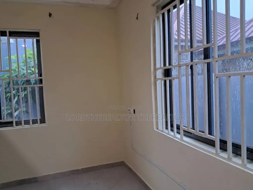 3bdrm Apartment in Ghana Flag for rent