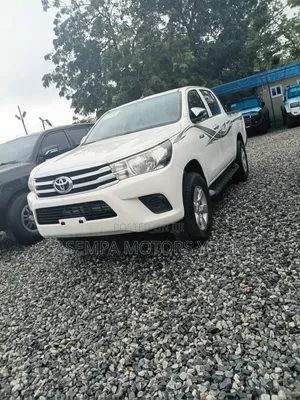 Toyota Hilux 2022 White