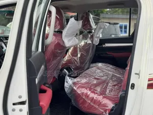 Toyota Hilux 2022 White