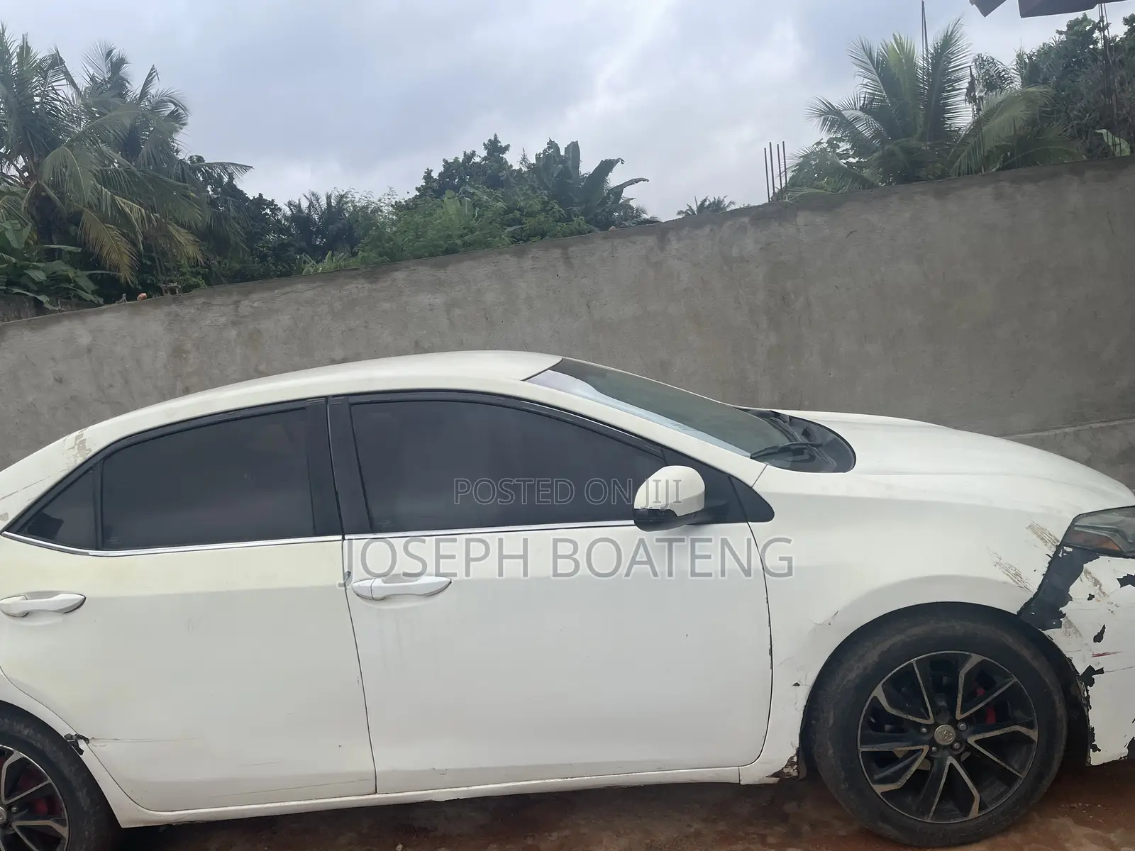 Toyota Corolla LE 4dr Sedan (1.8L 4cyl CVT) 2016 White