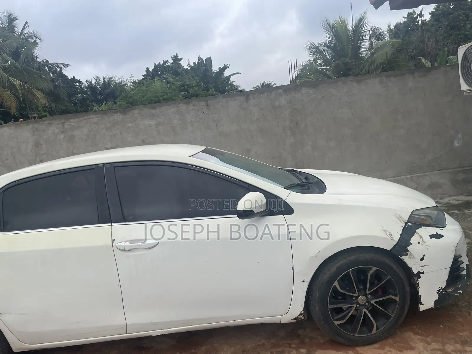 Toyota Corolla LE 4dr Sedan (1.8L 4cyl CVT) 2016 White