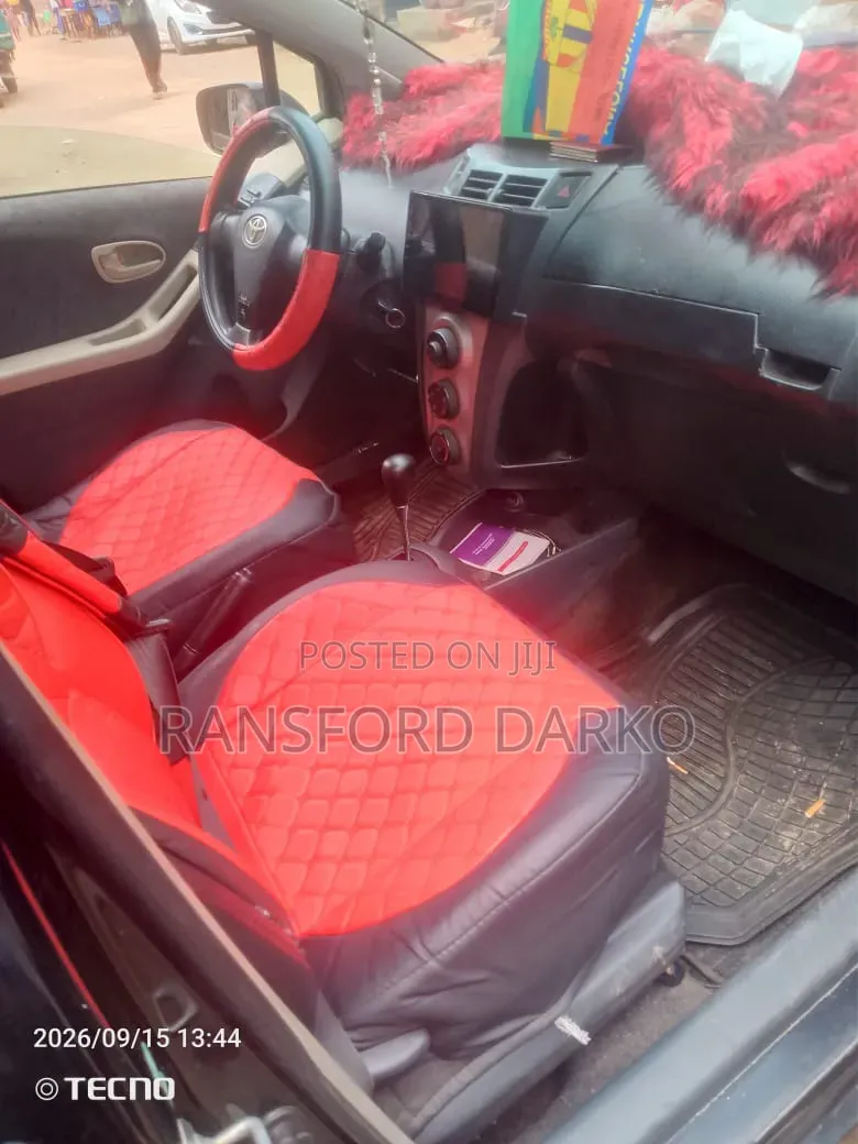 Toyota Vitz 2010 Black