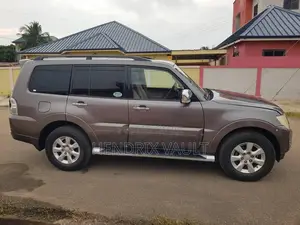 Mitsubishi Pajero V80 3.8 V6 GLS 2015 Gray