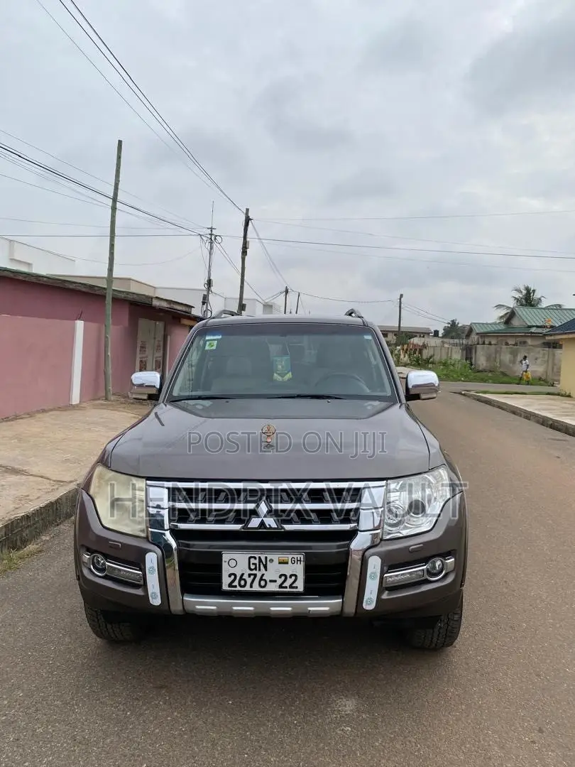 Mitsubishi Pajero V80 3.8 V6 GLS 2015 Gray