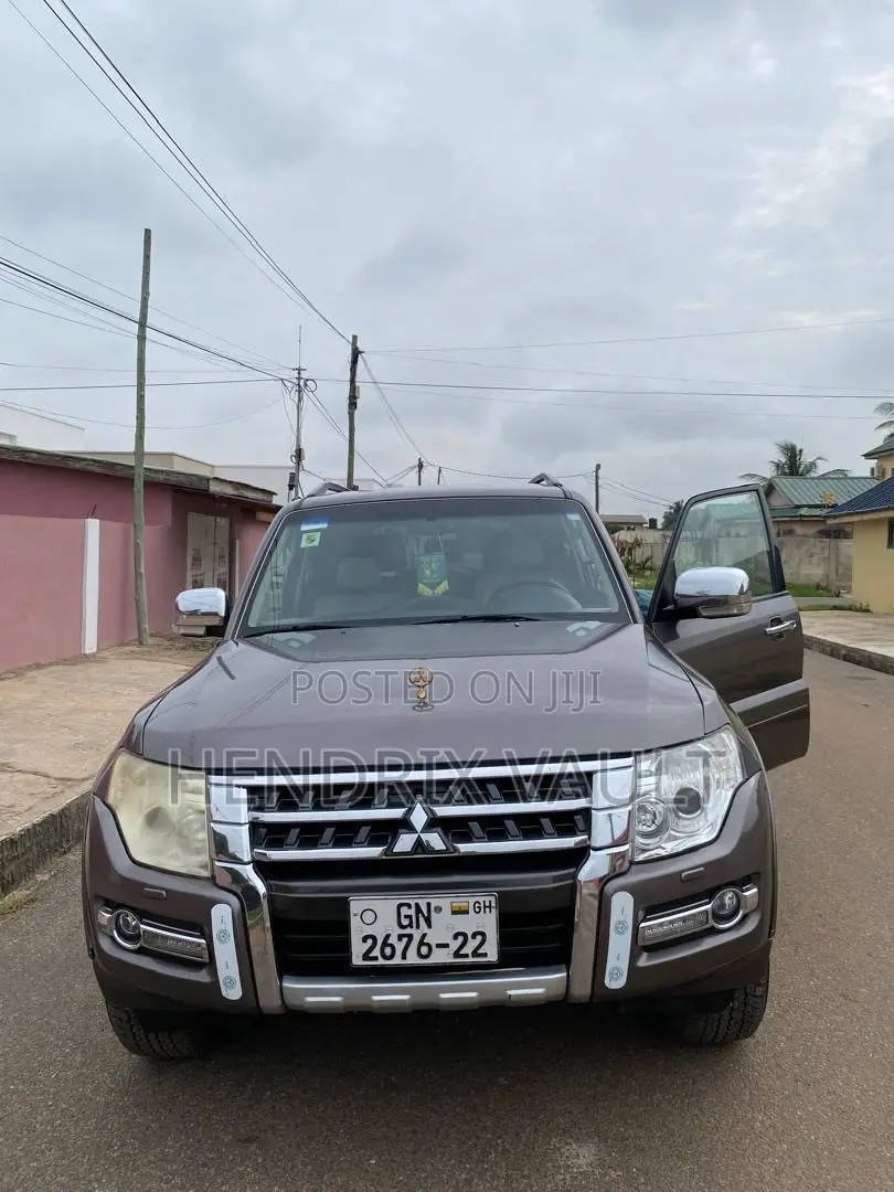 Mitsubishi Pajero V80 3.8 V6 GLS 2015 Gray