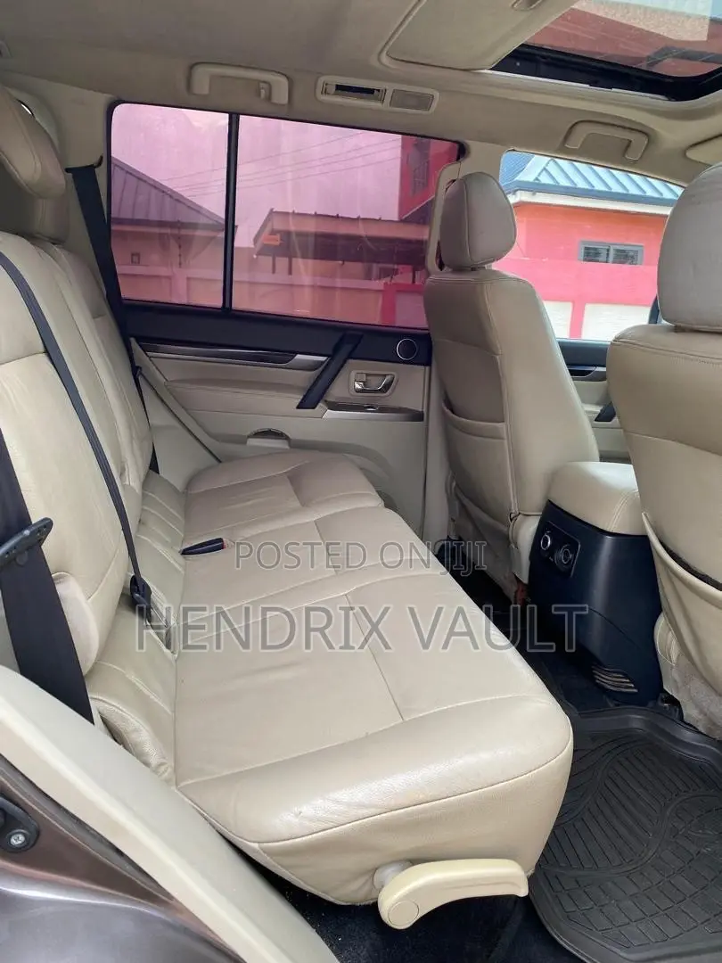 Mitsubishi Pajero V80 3.8 V6 GLS 2015 Gray