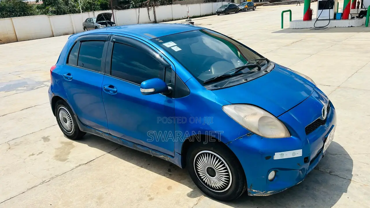 Toyota Vitz 2010 Blue
