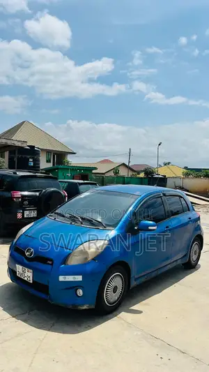 Toyota Vitz 2010 Blue