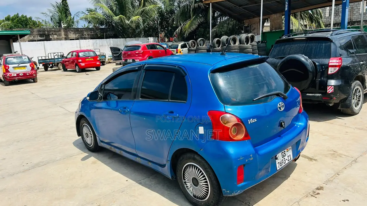 Toyota Vitz 2010 Blue