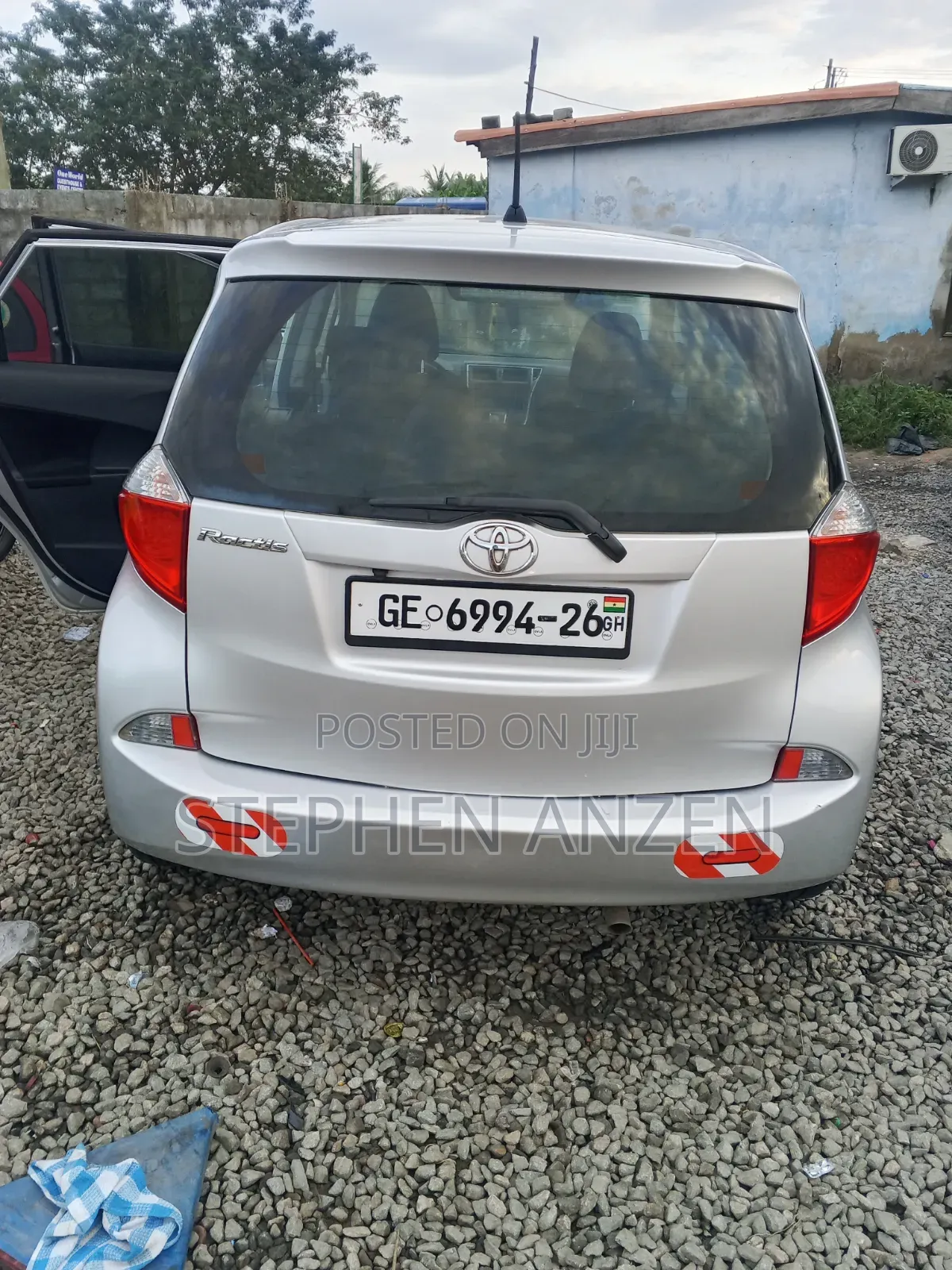 Toyota Ractis 2015 Silver