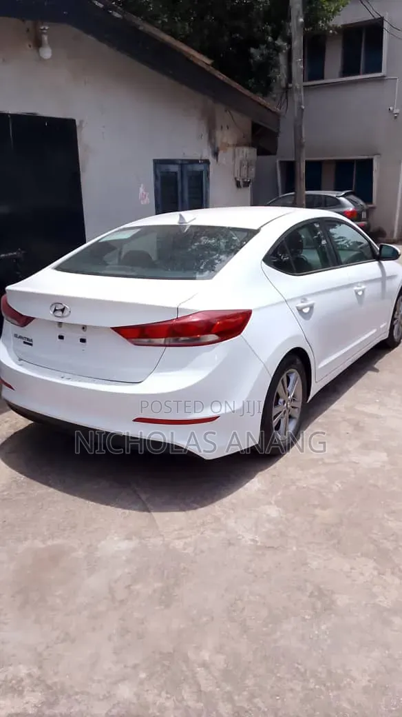 Hyundai Elantra 2017 White
