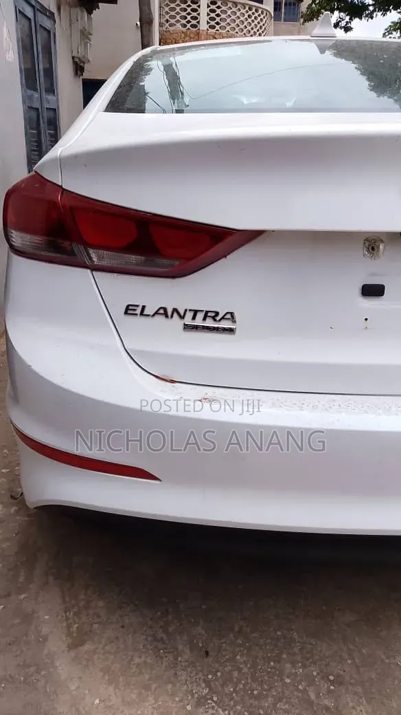 Hyundai Elantra 2017 White
