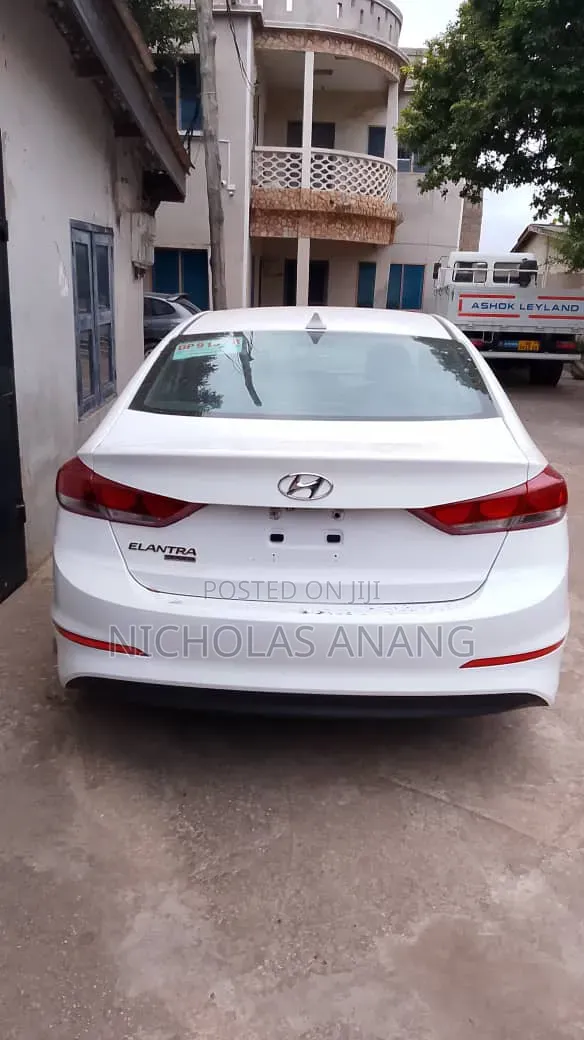 Hyundai Elantra 2017 White