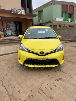 Toyota Vitz 1.3 FWD 5dr 2015 Yellow