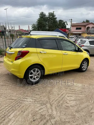 Toyota Vitz 1.3 FWD 5dr 2015 Yellow