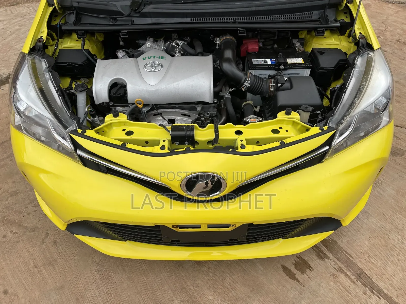 Toyota Vitz 1.3 FWD 5dr 2015 Yellow