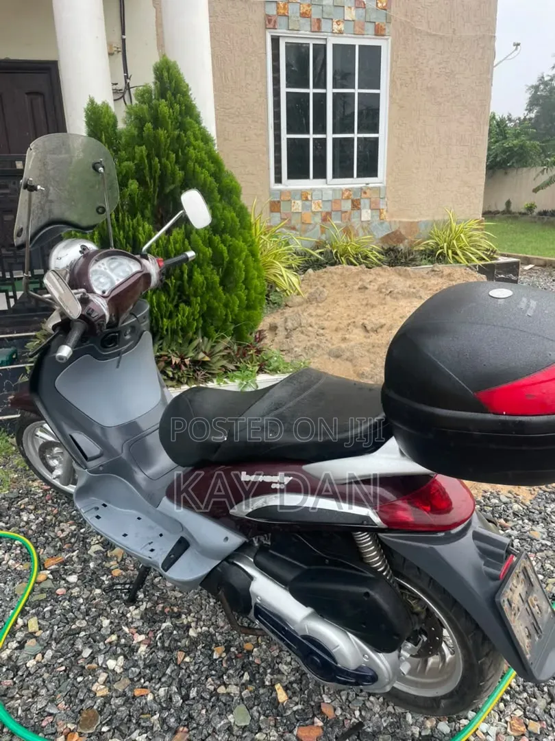 Piaggio Scooter 2012 Red