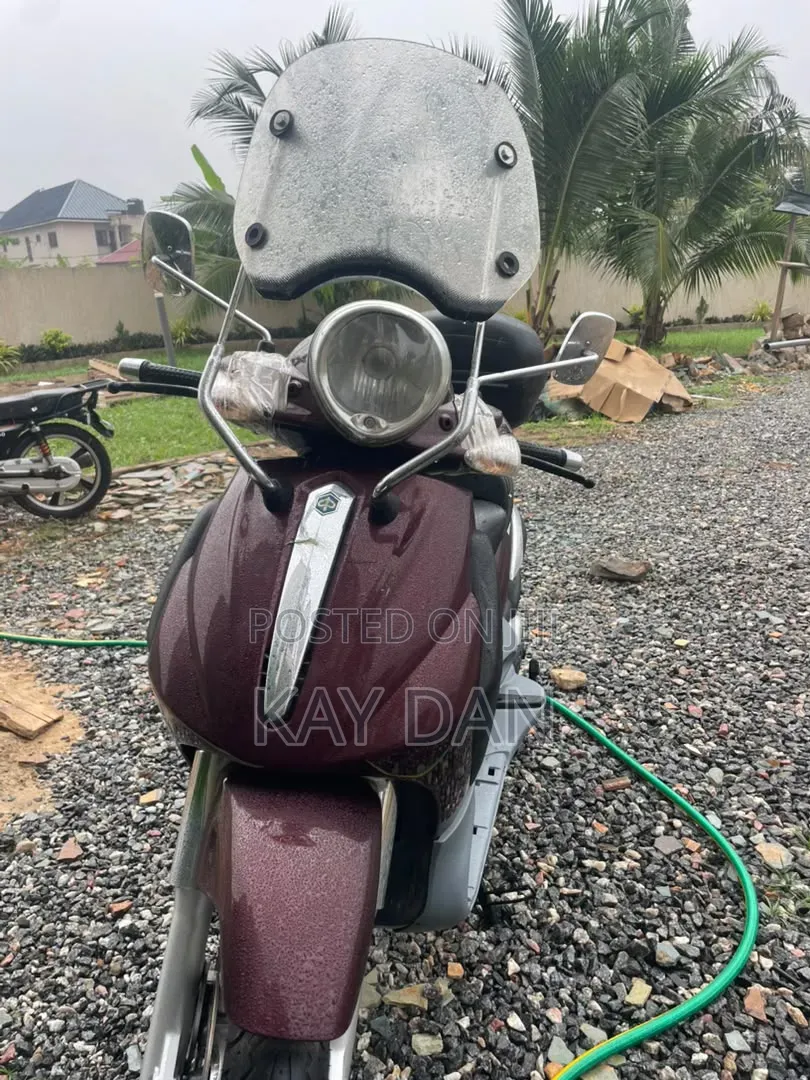 Piaggio Scooter 2012 Red