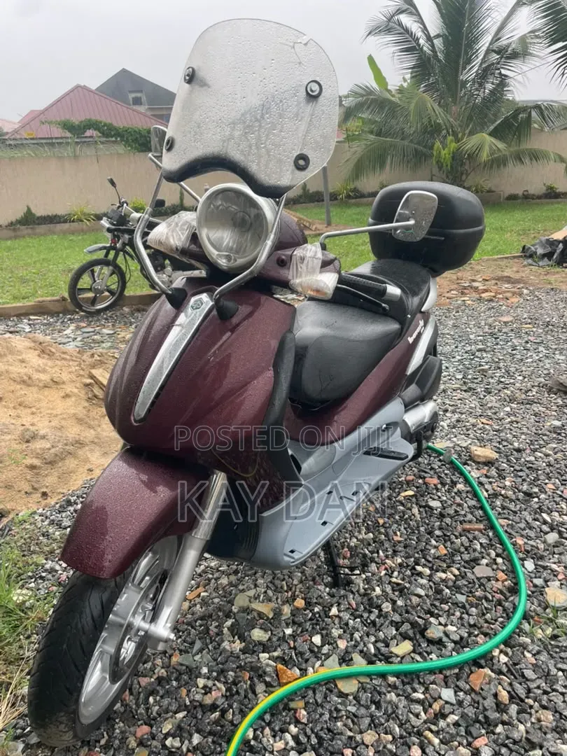 Piaggio Scooter 2012 Red